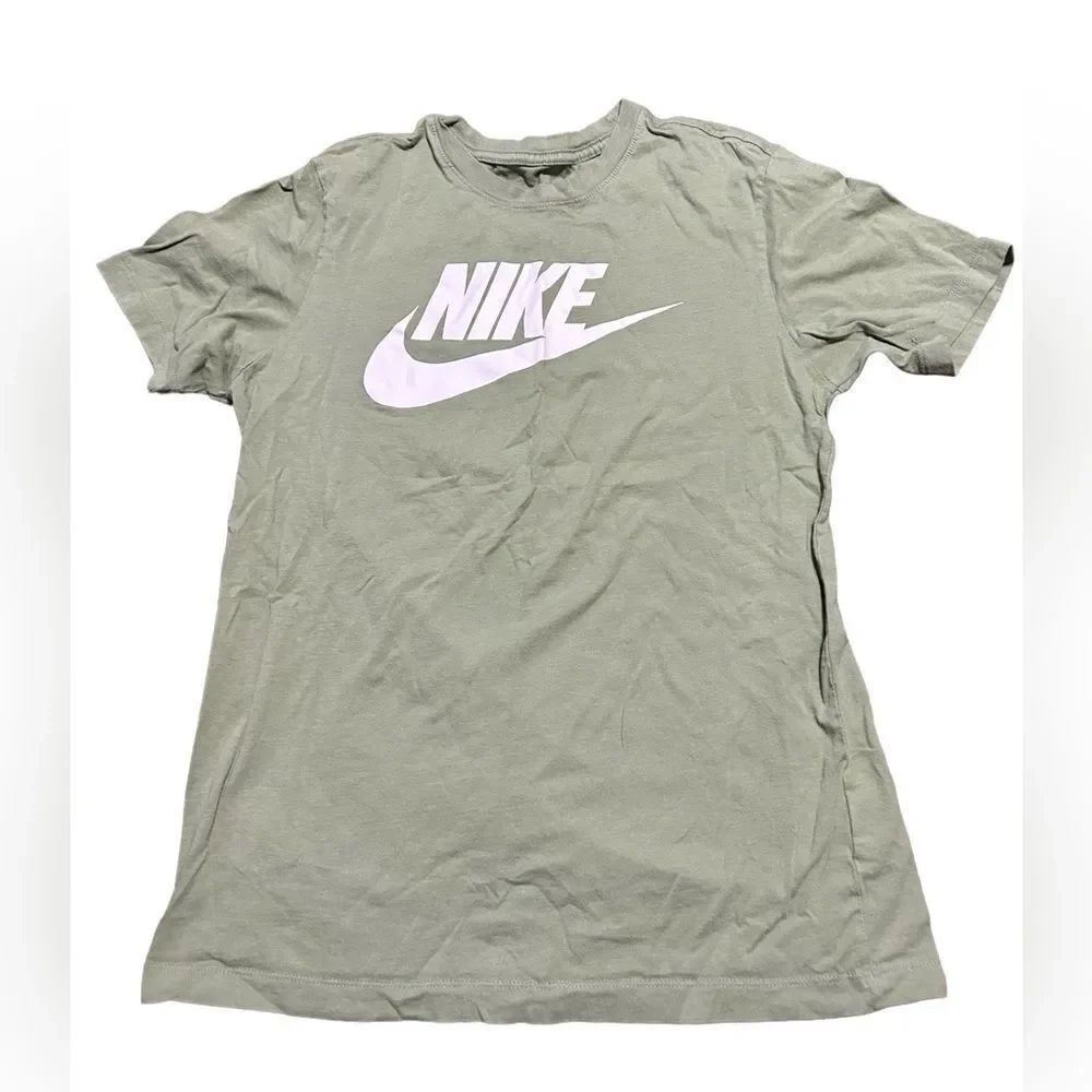 The Nike Tee Green Men’s T-shirt